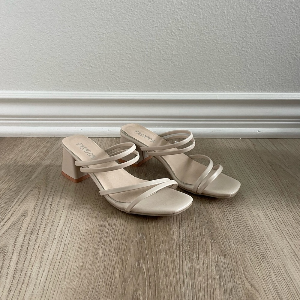 NWOT beige nude strappy sandal